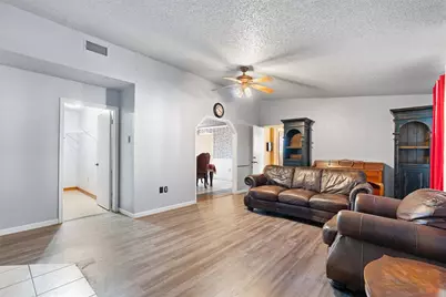 212 Thousand Oaks Drive, Cedar Creek, TX 78612 - Photo 8