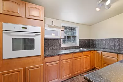 212 Thousand Oaks Drive, Cedar Creek, TX 78612 - Photo 12