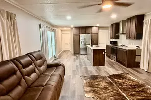 247 W Broken Tree Ln, Smithville, TX 78957 - Photo 14