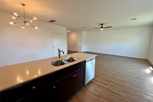 14221 Lyndora Ln, Pflugerville, TX 78660 - Photo 6