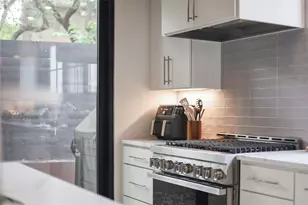 1402 Drake Ave, Austin, TX 78704 - Photo 8