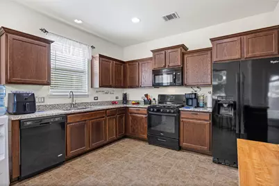 250 Twisted Oaks Lane, Buda, TX 78610 - Photo 10