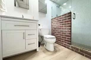 1800 Lavaca St, Austin, TX 78701 - Photo 14