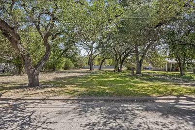1006 N Blanco Street, Lockhart, TX 78644 - Photo 2