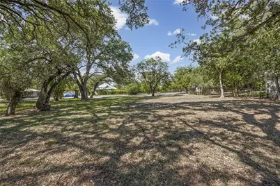 1006 N Blanco Street, Lockhart, TX 78644 - Photo 4