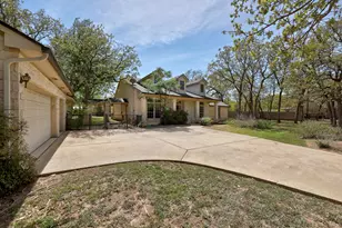 105 Oak Plaza Dr, Georgetown, TX 78628 - Photo 2