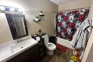 1205 W 10th St, Cameron, TX 76520 - Photo 12