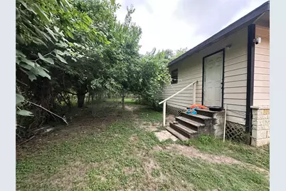 1205 W 10th Street, Cameron, TX 76520 - Photo 14