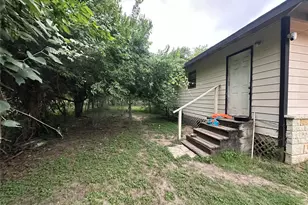 1205 W 10th St, Cameron, TX 76520 - Photo 14