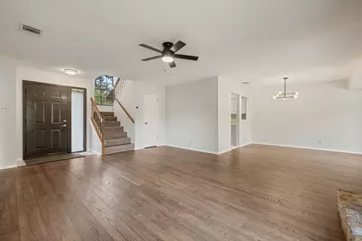 8905 Bridgewood Trail, Austin, TX 78729 - Photo 4