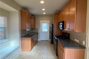 1601 Miriam Ave, Austin, TX 78702 - Photo 4
