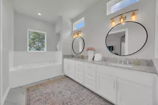 501 Alva Dr, Briarcliff, TX 78669 - Photo 12