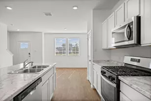 310 Puerto Plata Ave, Bastrop, TX 78602 - Photo 4