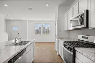 310 Puerto Plata Ave, Bastrop, TX 78602 - Photo 4