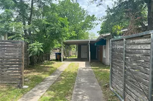512 Krebs Ln, Austin, TX 78704 - Photo 2