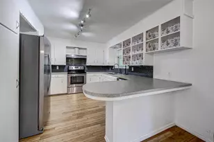 1013 Highland Dr, Highland Haven, TX 78654 - Photo 10