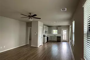 441 Fieldwood Dr, Buda, TX 78610 - Photo 2