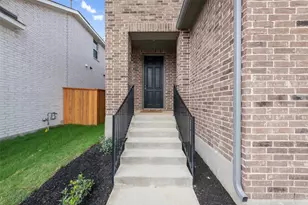 205 Hatcreek Dr, Liberty Hill, TX 78642 - Photo 2