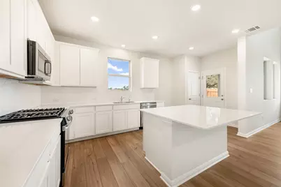 205 Hat Creek Drive, Liberty Hill, TX 78642 - Photo 10
