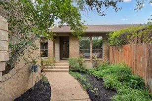 5724 N Scout Island Cir, Austin, TX 78731 - Photo 12