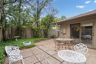5724 N Scout Island Cir, Austin, TX 78731 - Photo 18
