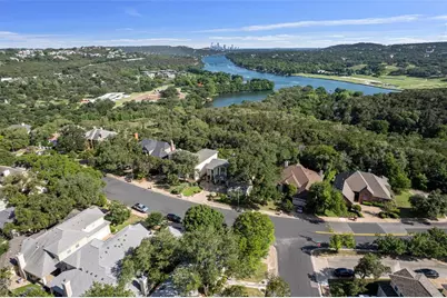 5724 N Scout Island Circle, Austin, TX 78731 - Photo 2