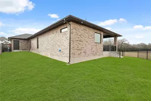 135 Plumbago Loop, Bastrop, TX 78602 - Photo 24