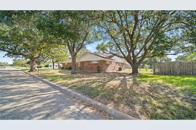 674 N Polk Street, Giddings, TX 78942 - Photo 22