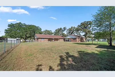 674 N Polk Street, Giddings, TX 78942 - Photo 20