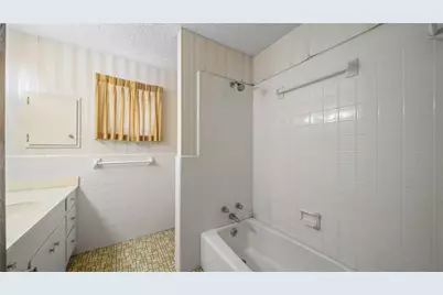 674 N Polk Street, Giddings, TX 78942 - Photo 16