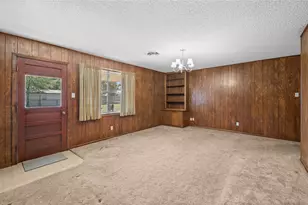 674 N Polk St, Giddings, TX 78942 - Photo 6