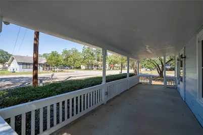 603 S Laurel Avenue, Luling, TX 78648 - Photo 2