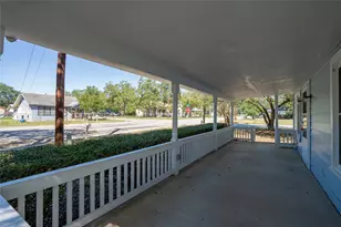 603 S Laurel Ave, Luling, TX 78648 - Photo 2