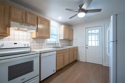 603 S Laurel Avenue, Luling, TX 78648 - Photo 10