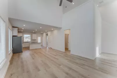 140 Bloomington Loop, Hutto, TX 78634 - Photo 4