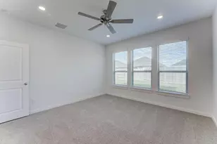 140 Bloomington Loop, Hutto, TX 78634 - Photo 10