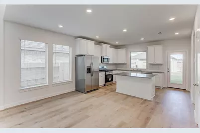 140 Bloomington Loop, Hutto, TX 78634 - Photo 6