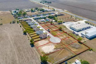 345 Navarro Wy, Seguin, TX 78166 - Photo 4