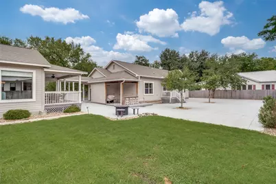 911 Farm Street, Bastrop, TX 78602 - Photo 22