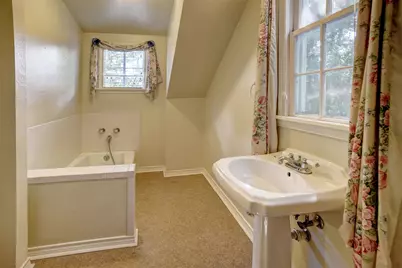602 Mills Street, Smithville, TX 78957 - Photo 22