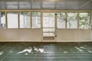 602 Mills St, Smithville, TX 78957 - Photo 24