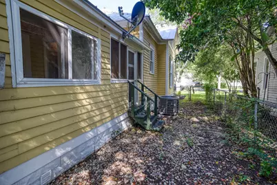 602 Mills Street, Smithville, TX 78957 - Photo 32