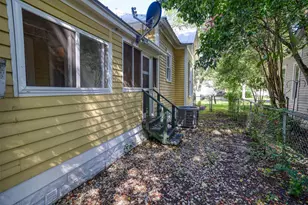 602 Mills St, Smithville, TX 78957 - Photo 32