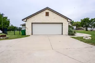105 Sonora Dr, Bertram, TX 78605 - Photo 4