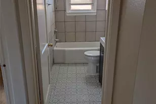 724 W 8th St, Taylor, TX 76574 - Photo 6