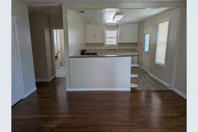 724 W 8th Street, Taylor, TX 76574 - Photo 4