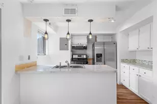 7801 Shoal Creek Blvd, Austin, TX 78757 - Photo 10