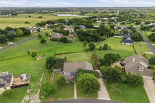115 Clark's Grove Ln, Hutto, TX 78634 - Photo 2