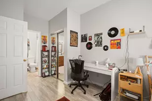 915 W 23rd St, Austin, TX 78705 - Photo 14