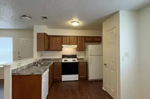 5501 Rose Hill Cir, Austin, TX 78745 - Photo 4